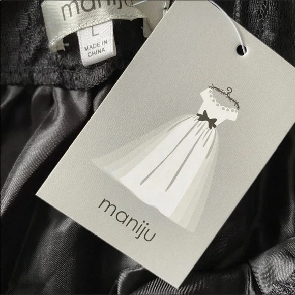 Maniju Lace/Mesh Tulle Skirt - Picture 7 of 9